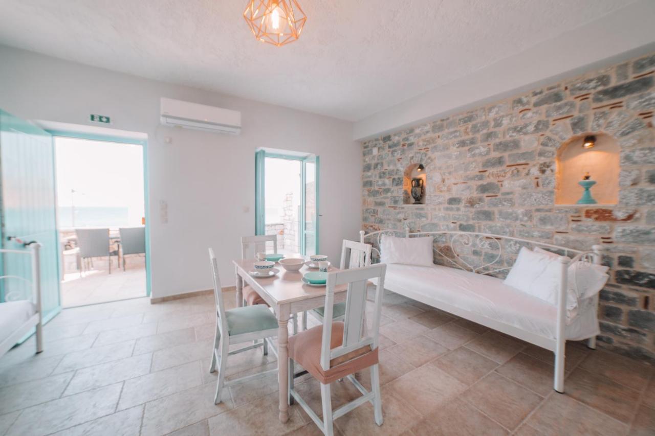George Seafront Suites Néon Oítilon 외부 사진